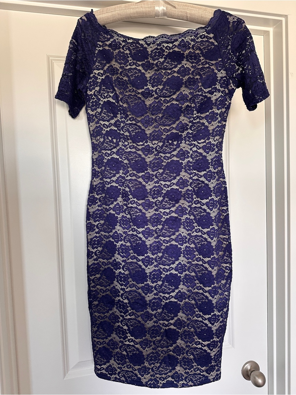 Elegant Purple Lace Midi Dress with Short Sleeves